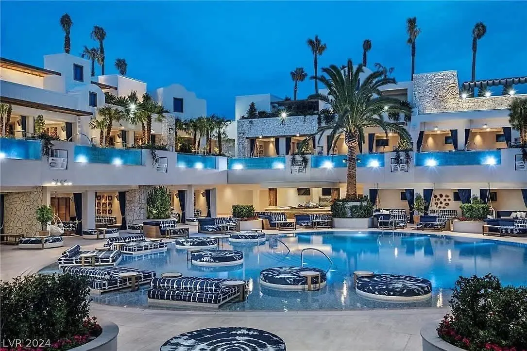 Incredible Penthouse Strip Views Balcony Access Villa Las Vegas